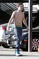 austin-shirtless