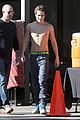 austin-shirtless
