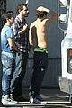 austin-shirtless