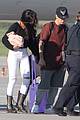 selena-holding28