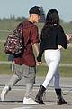 selena-holding28