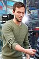 hoult-freeing1
