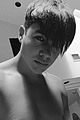 austin-shirtless