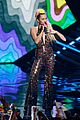 miley-opening
