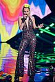 miley-opening