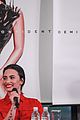 demi-waitin