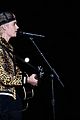 bieber-perform1