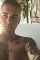 bieber-holds