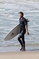 hemsworth-surfing