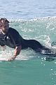 hemsworth-surfing