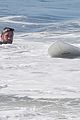 hemsworth-surfing
