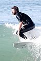 hemsworth-surfing