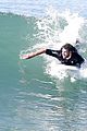 hemsworth-surfing