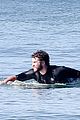 hemsworth-surfing