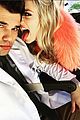 lautner-comforting