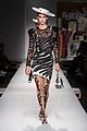 hadid-moschino2