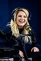 meghan-wave