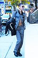 hadid-unbutton