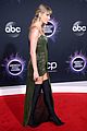 taylor-swift-amas-red-carpet