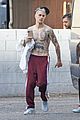 bieber-shirtless