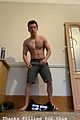 tom-handstand