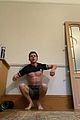 tom-handstand
