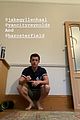 tom-handstand
