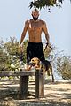 miley-hiking