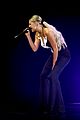 kelsea-performs