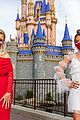 disney-parks-christmas
