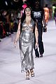 gigi-dua-versace