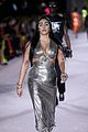 gigi-dua-versace
