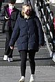 dakota-fanning-explores-venice-with-friends