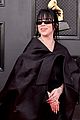 billie-grammys-carpet
