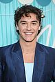 along-premiere