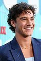 along-premiere
