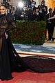 vanessa-met-carpet
